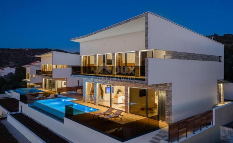 DALAMCIJA ROGOZNICA Luxury villa with a spectacular view of the sea