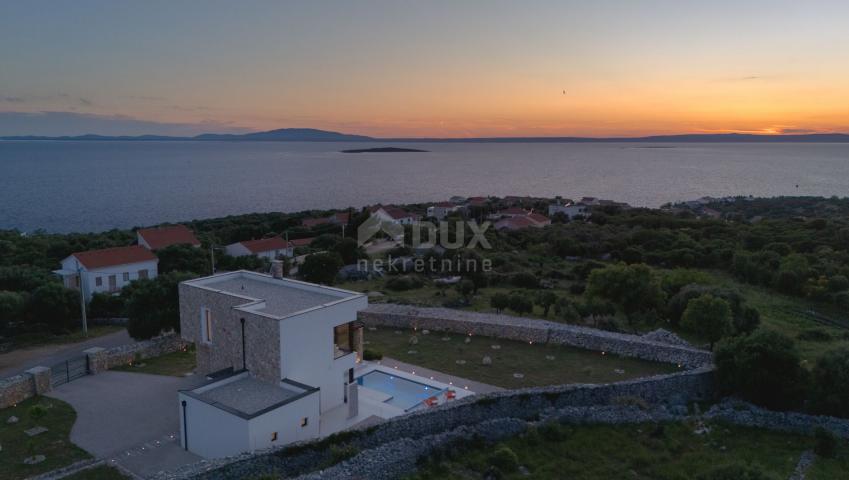 OTOK PAG, LUN - jedinstvena vila s bazenom na predivnoj lokaciji