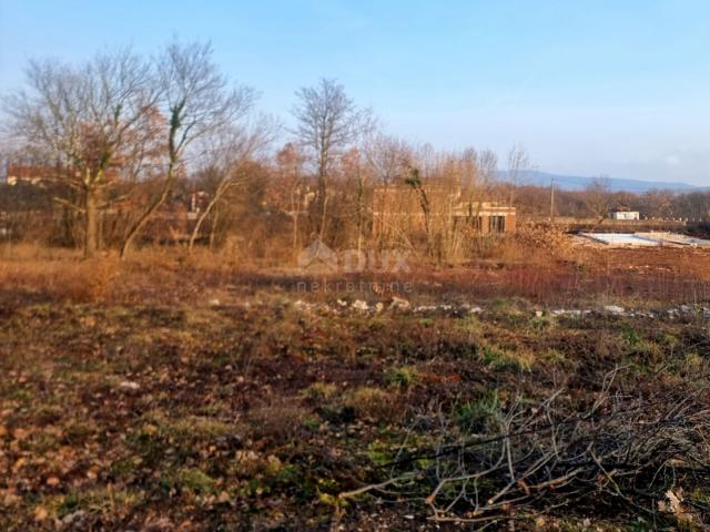 ISTRIEN, LABIN - Grundstück mit Baugenehmigung in günstiger Lage