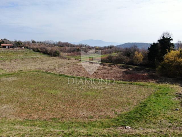 Pazin, surroundings, building plot in a quiet settlement