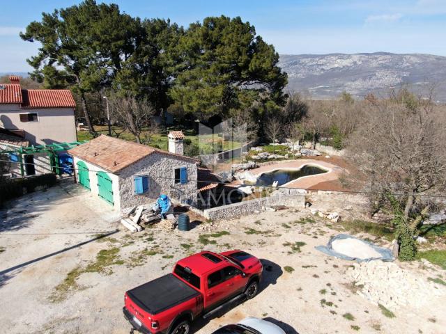 Labin, Umgebung, schönes autochthones Ferienhaus.