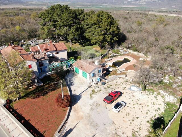 Labin, surroundings, beautiful autochthonous holiday house.