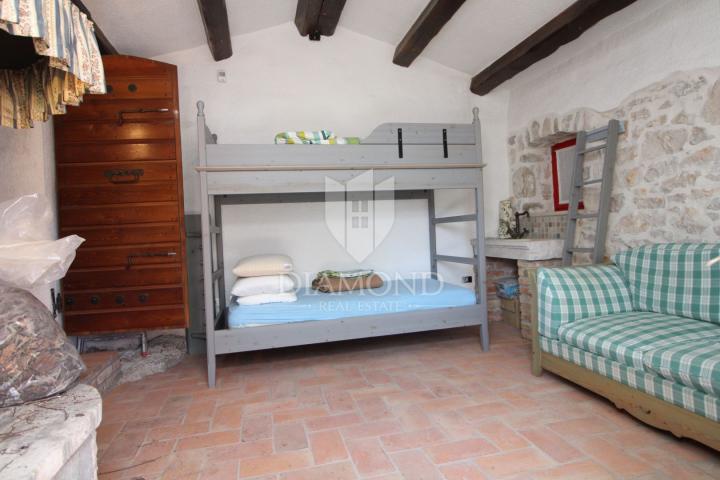 Labin, surroundings, beautiful autochthonous holiday house.