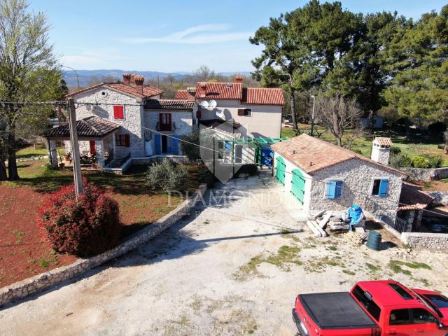 Labin, Umgebung, schönes autochthones Ferienhaus.