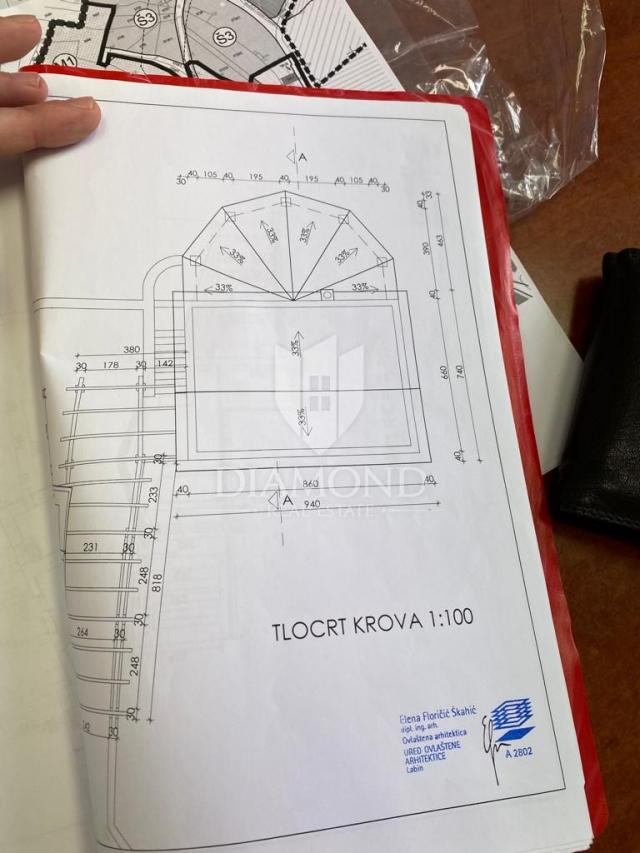 Labin, okolica, prekrasna autohtona kuća za odmor. 