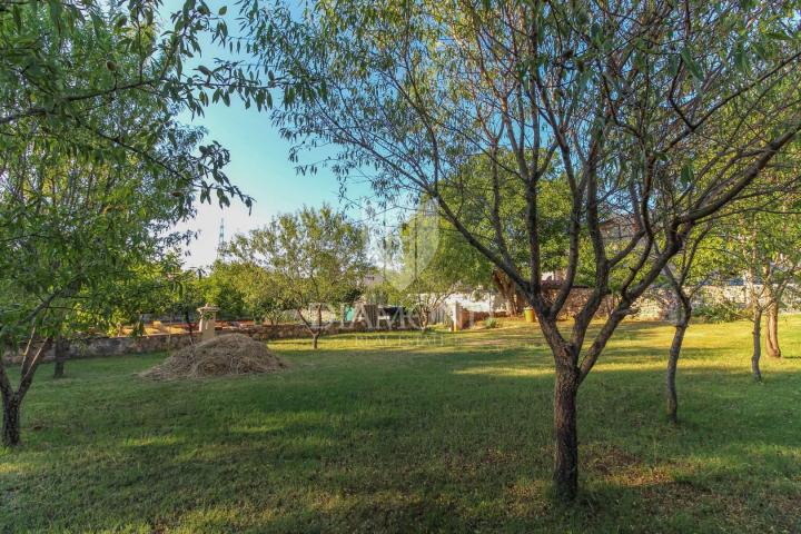 Svetvinčenat, surroundings, building land