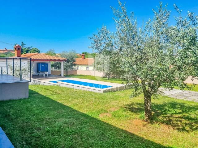 Poreč, surroundings, idyllic villa with a spacious garden!