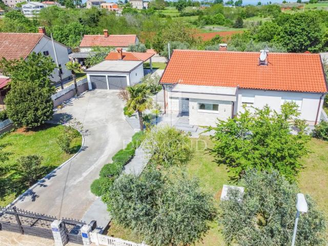 Poreč, surroundings, idyllic villa with a spacious garden!