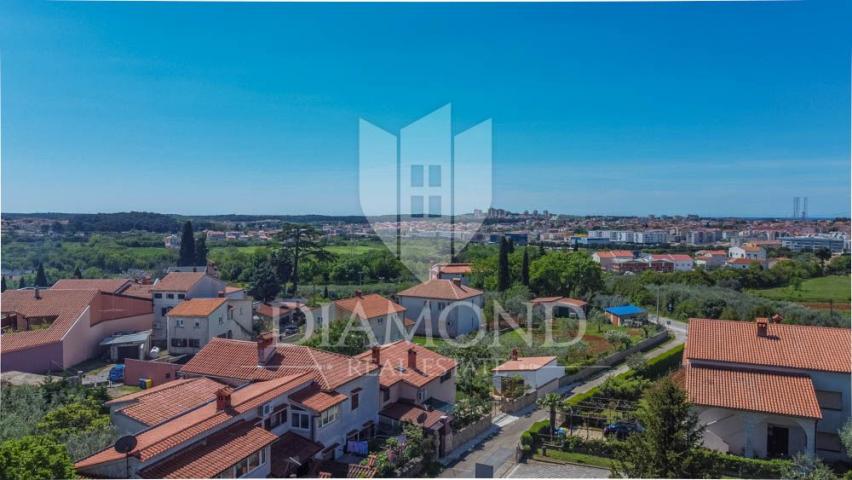 Luxury house in a quiet suburb of Pula on three floors