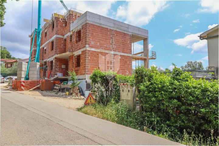 Luxury house in a quiet suburb of Pula on three floors