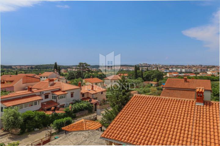 Luxury house in a quiet suburb of Pula on three floors