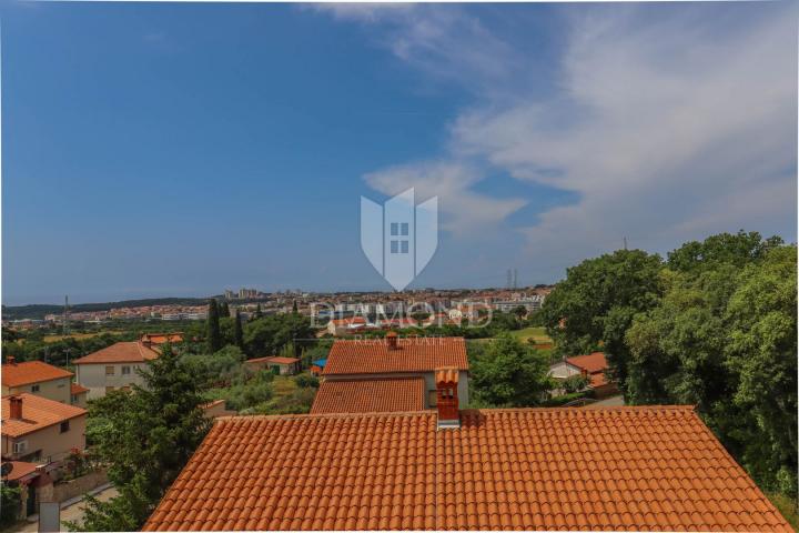 Luxury house in a quiet suburb of Pula on three floors