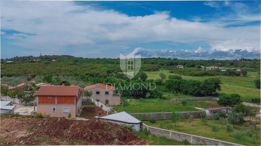 Pula, surroundings, new modern house with pool and garden