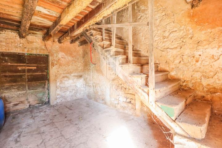 Poreč, surroundings, Istrian stone house for complete renovation!