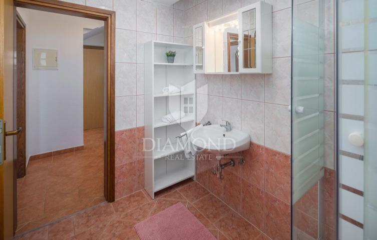 Poreč, apartment house with swimming pool in an attractive location!