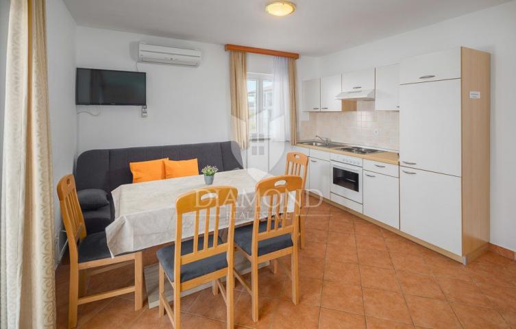 Poreč, apartment house with swimming pool in an attractive location!