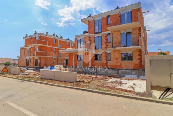 Medulin, excellent apartment with terrace and garden near the sea