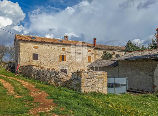 Vodnjan, okolica, kuća na mirnoj lokaciji s pogledom na more