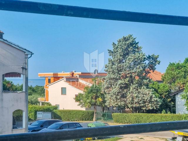 Poreč, Neubau, Wohnung im ersten Stock 500 m vom Meer entfernt!