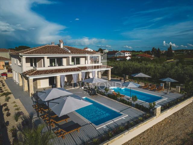 Umag, Umgebung! Moderne Villa mit Meerblick!