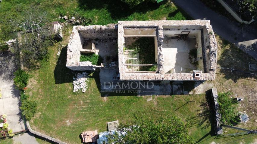 Labin, surroundings, house for adaptation