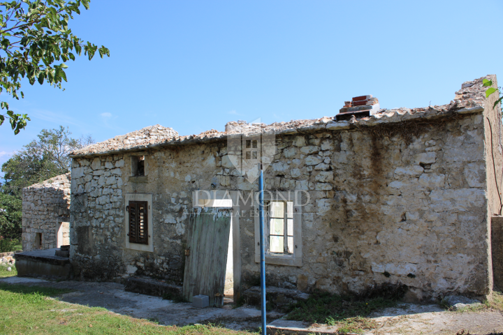 Labin, surroundings, house for adaptation