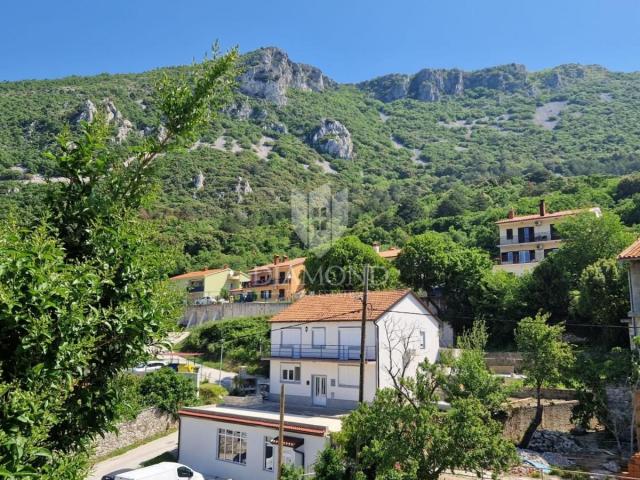 Istočna Istra, odlična apartmanska kuća na moru