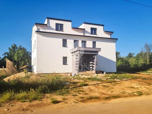 Poreč, Umgebung, Zweizimmerwohnung im Erdgeschoss mit Garten!