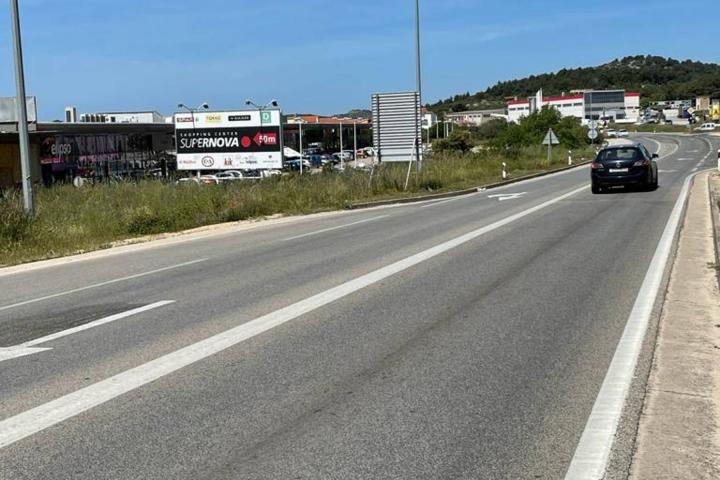 Šibenik, Njivice, građevinsko zemljište u poslovnoj zoni