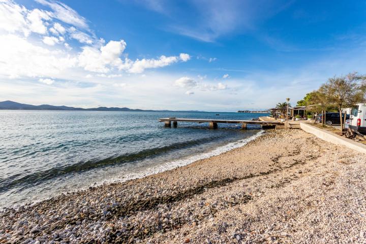 Zadar, Brodarica, obiteljska kuća na izuzetno atraktivnoj lokaciji