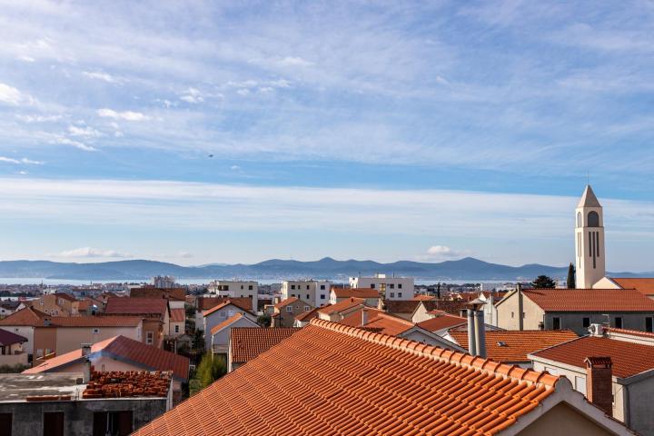 Zadar, Bili Brig, kuća sa pogledom na more 