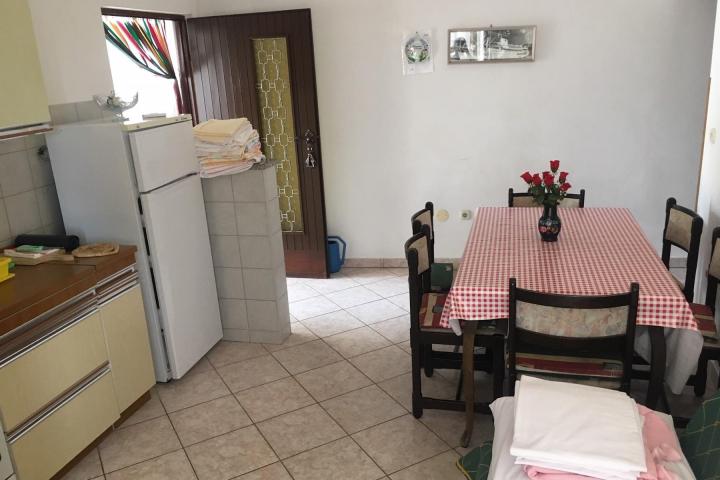 Istra, Premantura, dvosoban stan G na prvom katu  vrtom NKP 42, 30 m2 