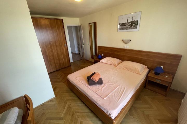 Rab, Barbat, villa sa pet aprtmana 500 m2 s bazenom