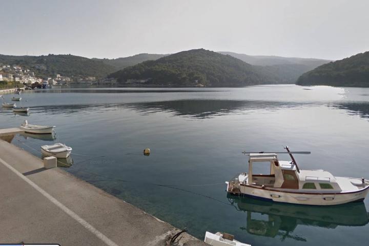 Brač, Povlja građevinsko zemljište, 150m od mora