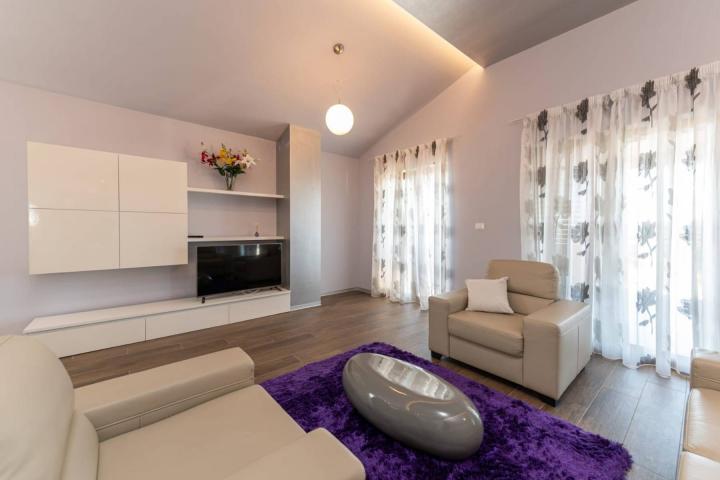 Medulin, Volme, luskuzni penthouse 200 m od mora