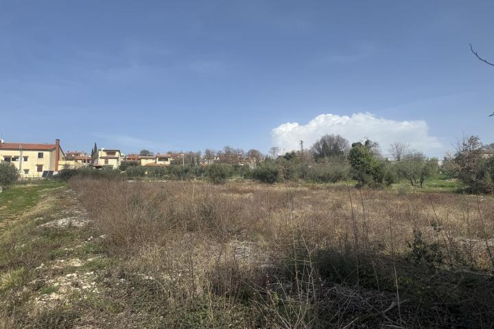 Istra, Kaštelir - građevinsko zemljište na rubu urbanizacije s pogledom na more 2262 m2