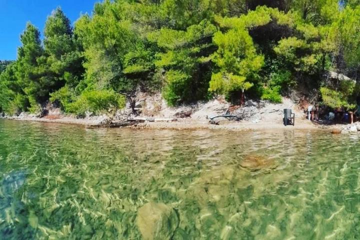 Pelješac, poljoprivredno zemljište za izgradnju gospodarskih objekata