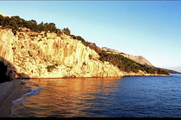 Makarska, građevno zemljište na atraktivnoj lokaciji