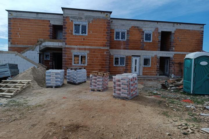 Zadar, Vir, dvosoban stan na prvom katu zgrade površine 59, 24 m2