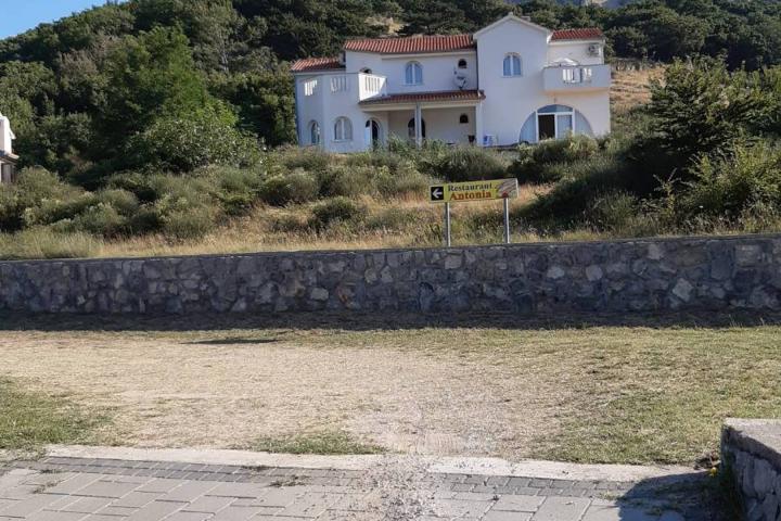 Krk, Jurandvor Baška, prekrasna villa s tri apartmana