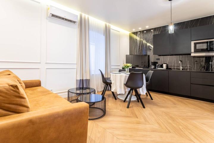 Split, Grad, dva luksuzna studio apartmana u Dikolecijanovoj Palači