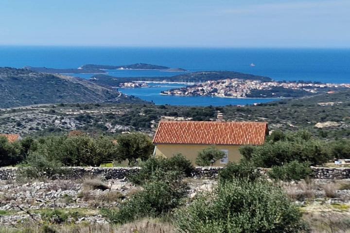 Rogoznica - poljoprivredno zemljište s panoramskim pogledom 