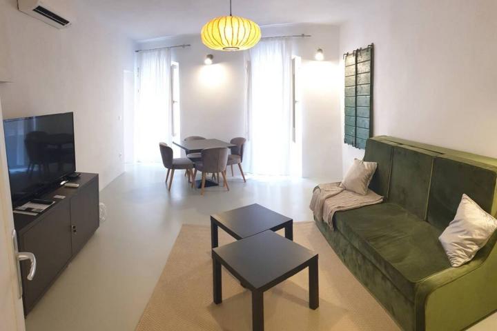 Istra, Rovinj, moderno renoviran stan NKP 49, 05m2 u strogom centru