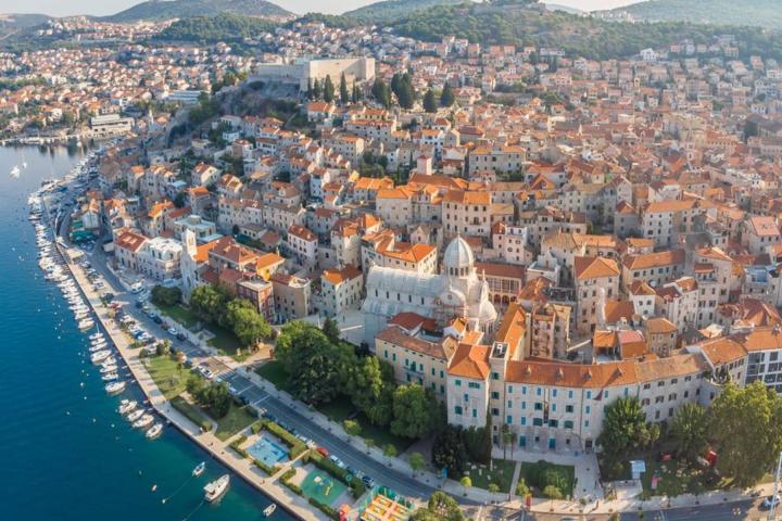 Šibenik, Bilice građevinsko zemljište drugi red do mora