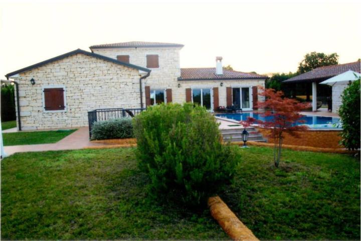 Istra, vila s bazenom NKP 270 m2 