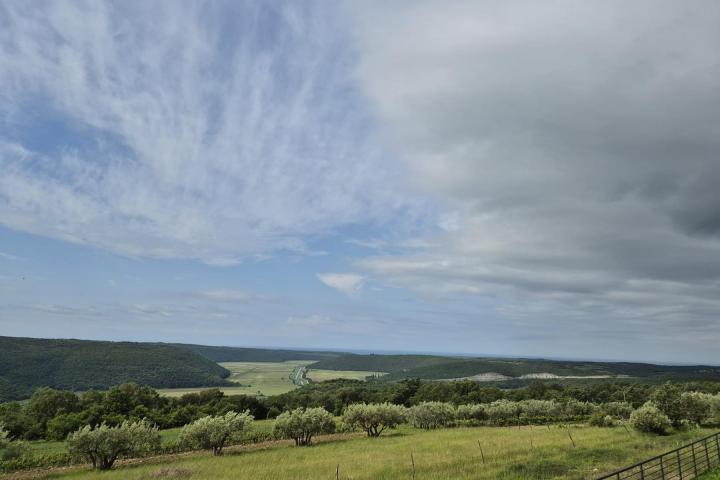 Istra, Grožnjan, vila s bazenom panoramskim pogledom 