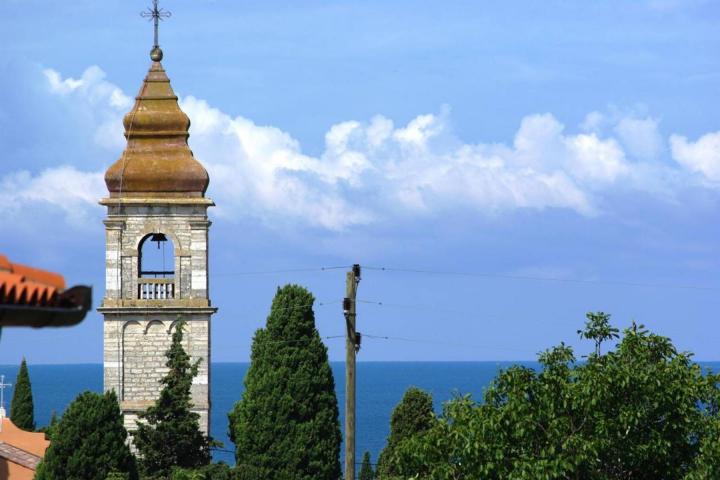 Peroj, hotel s 54 sobe i 5 apartmana, 1, 2 km od plaže, pogled na Brijunsko otočje