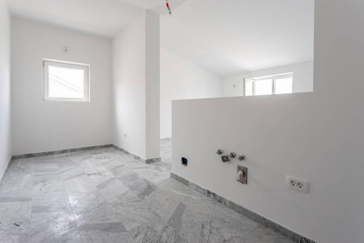 Pag, četverosoban penthouse S5 NKP 160 m2, uz more NOVOGRADNJA!