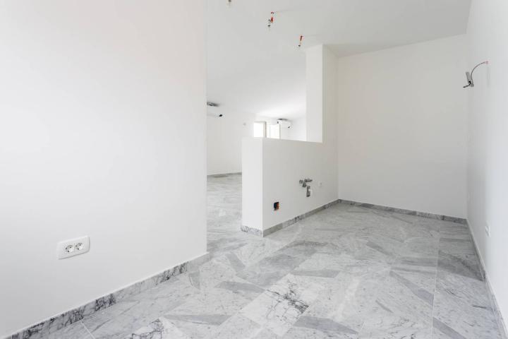 Pag, četverosoban penthouse S5 NKP 160 m2, uz more NOVOGRADNJA!