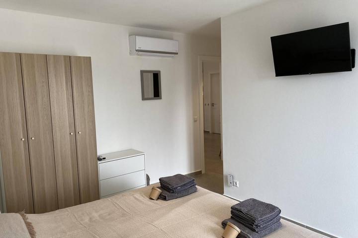 Istra, Premantura, kuća sa 3 luksuzna apartmana i pogledom na more, NKP 315 m2